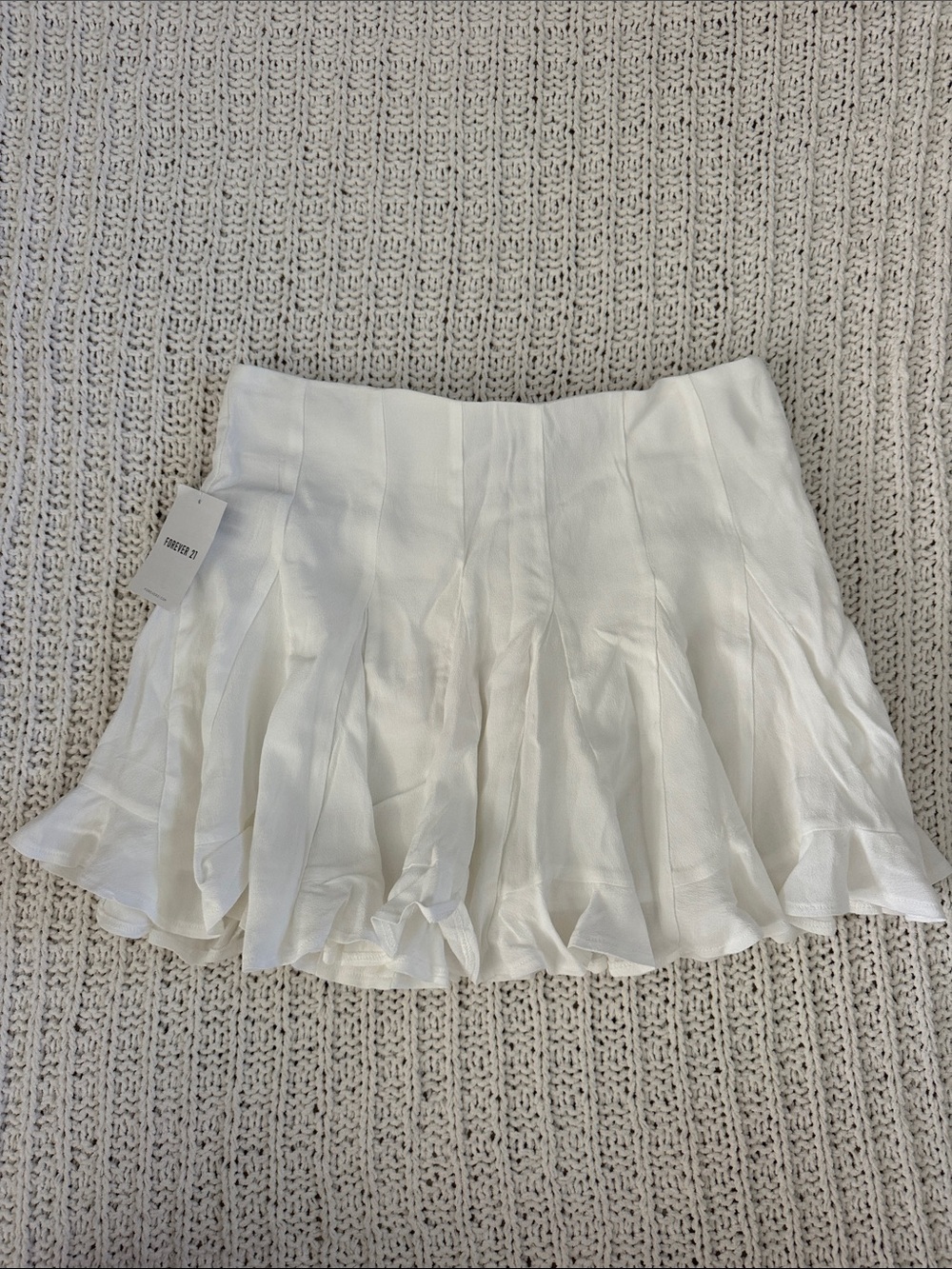Women’s Forever 21 White Pleated Mini Skirt